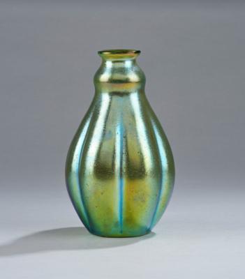 Vase in Kürbisform, Johann Lötz Witwe, Klostermühle, um 1900 - Kleinode des Jugendstils & Angewandte Kunst des 20. Jahrhunderts