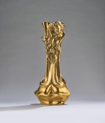 A gilt bronze vase with busts of women in relief, c. 1920 - Jugendstil e arte applicata del XX secolo