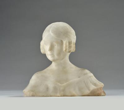 E. Tell, an alabaster bust of a young woman, model number 4608, executed by Wiener Manufaktur Friedrich Goldscheider, c. 1913/14 - Jugendstil e arte applicata del XX secolo