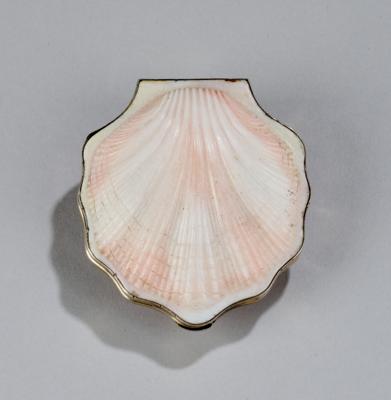 A pâte-de-verre powder compact in shell form with gilt 875 silver mount, Russia, after 1958 - Jugendstil e arte applicata del XX secolo