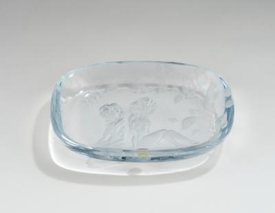 A bowl with two female figures, attributed to Eleonore Vogler, designed in around 1951, executed by J. & L. Lobmeyr, Vienna - Jugendstil e arte applicata del XX secolo