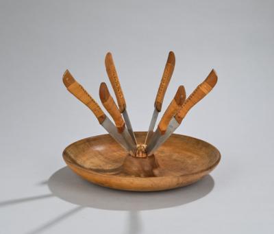 Six fruit knives on a walnut wood tray, model number 4640, Carl Auböck, Vienna c. 1950 - Secese a umění 20. století