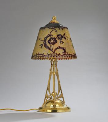 A brass table lamp with a lampshade in the style of Böhmisch-Mährische Glasfabriken A. G. vorm. Salomon Reich  &  Comp., Krasna a. d. Betschwa, Moravia, form and decor: c. 1935 - Jugendstil e arte applicata del XX secolo