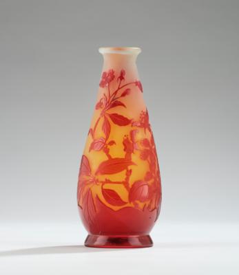 Vase mit Clematisdekor, Emile Gallé, Nancy, um 1920 - Kleinode des Jugendstils und angewandte Kunst des 20. Jahrhunderts