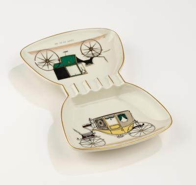 A double ashtray with depictions of historical carriages, Porcellano di Laveno, Italy - Jugendstil and 20th Century Arts and Crafts