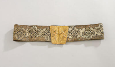 A two-piece belt buckle with bird decor and belt made of brocade, c. 1900 - Secese a umění 20. století