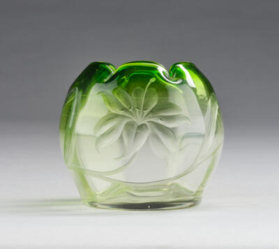 A small vase with lily decor, Ludwig Moser & Söhne, Carlsbad, designed in around 1900 - Jugendstil and 20th Century Arts and Crafts