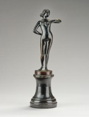 Bronzefigur: Frauenakt mit Schmetterling, Gardienne, Paris, um 1920 - Kleinode des Jugendstils & Angewandte Kunst des 20. Jahrhunderts
