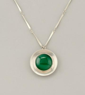 A silver necklace with green agate, Niels Erik From, Denmark, c. 1960/75 - Jugendstil e arte applicata del 20 secolo