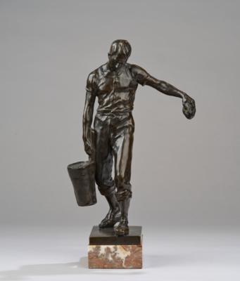 Franz Seifert (Austria, 1866-1951), a bronze figure of a man walking with a washing bucket and a sponge in his hand, Austria, c. 1910/20 - Jugendstil e arte applicata del 20 secolo