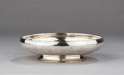 A footed bowl with hammered decoration, Otto Wolter, Schwäbisch-Gmünd - Jugendstil e arte applicata del 20 secolo