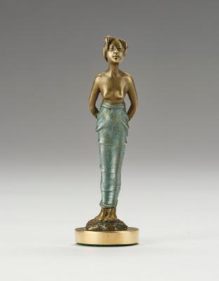 A bronze female semi-nude, designed in around 1900/15 - Jugendstil and 20th Century Arts and Crafts