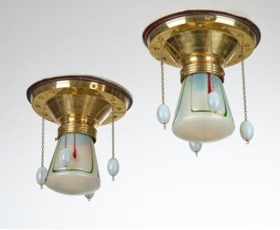 Zwei Deckenlampen aus Messing mit Lampenschirmen, vgl. Kristallglasfabrik Benedikt von Poschinger, Oberzwieselau, um 1906 - Kleinode des Jugendstils & Angewandte Kunst des 20. Jahrhunderts