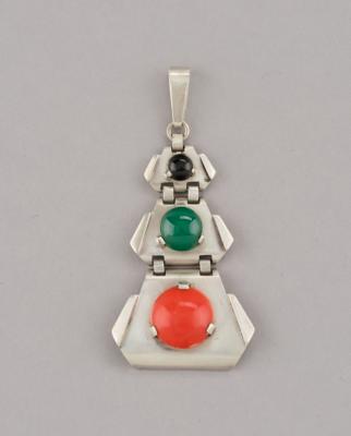 A 935-silver pendant made of with coral, aventurine and onyx in Art Deco style - Jugendstil e arte applicata del XX secolo