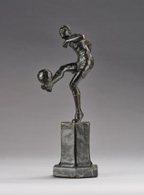 Bruno Zach (Austria, 1891-1945), a bronze figure of footballer Mathias Sindelar, Vienna, c. 1945 - Jugendstil e arte applicata del XX secolo