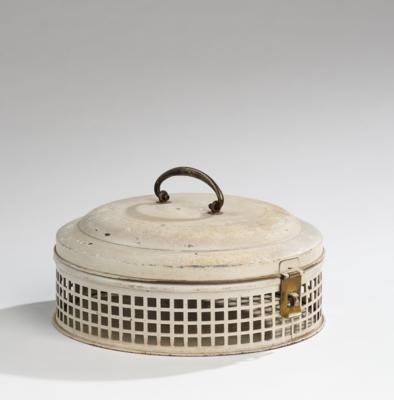 A lidded box (lunch box) with white lattice pattern, c. 1900/20 - Secese a umění 20. století