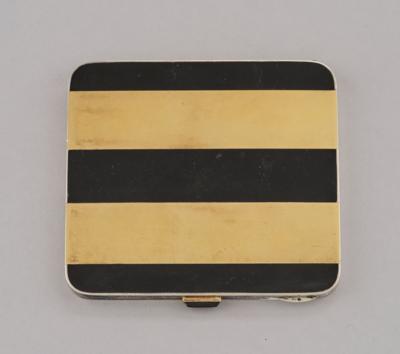 A French Art Deco silver tabatière with yellow gold, black lacquer and onyx, c. 1920/35 - Jugendstil e arte applicata del XX secolo