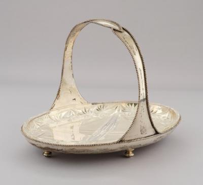 A silver handled basket with beaded decoration, Eduard Friedmann, Vienna, by May 1922 - Jugendstil e arte applicata del XX secolo