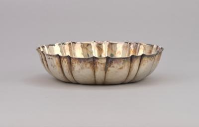 Josef Hoffmann, a silver bowl, designed in 1935, executed by Alexander Sturm, Vienna, after May 1922 - Secese a umění 20. století