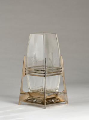 Vase in versilberter Montierung mit geometrischem Dekor, Argentorwerke Rust  &  Hetzel, Wien, um 1900/15 - Kleinode des Jugendstils & Angewandte Kunst des 20. Jahrhunderts