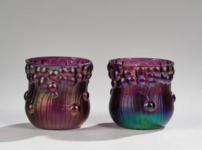 A pair of vases with berries, Bohemia - Jugendstil e arte applicata del XX secolo