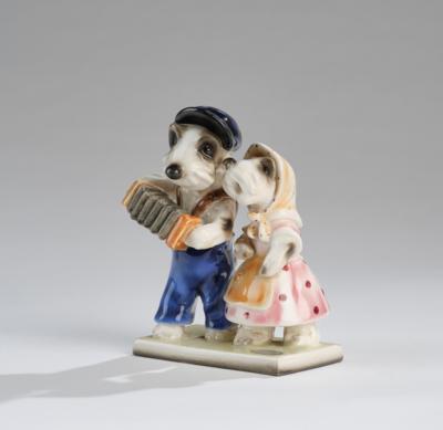 Wilhelm Thomasch, two musicians (accordion player and singer as a clothed terrier couple), model number 7187, designed in around 1935, executed by Goldscheider, Vienna, by c. 1941 - Secese a umění 20. století