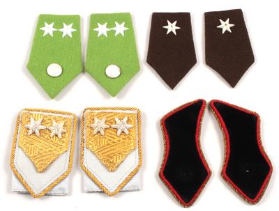 Konvolut - Historische Waffen, Uniformen, Militaria