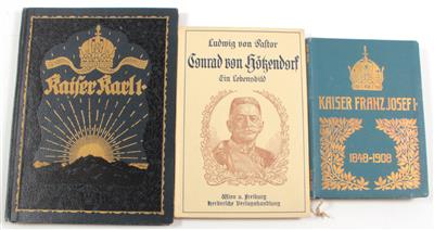 Konvolut von drei Büchern: - Antique Arms, Uniforms and Militaria