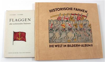 Konvolut Sammelmappe in Schuber und Buch: - Historische Waffen, Uniformen, Militaria