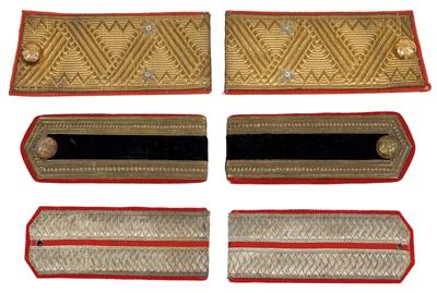 A mixed lot of three pairs of Imperial Russian shoulder straps, - Starožitné zbraně