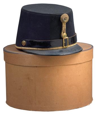A black, stiff officers' cap, - Antique Arms, Uniforms and Militaria