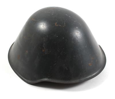 Stahlhelm für die NVA der DDR, - Historische Waffen, Uniformen, Militaria; Sonderteil: Die k.u.k. Armee im Ersten Weltkrieg