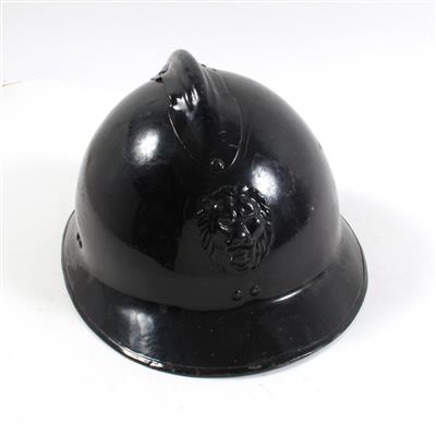 A steel Adrian model helmet, - Starožitné zbraně