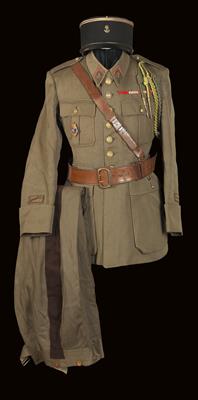 Komplette Uniform für einen Lieutenant (Oberleutnant) der französischen Marineinfanterie, um 1955, - Historische Waffen, Uniformen, Militaria