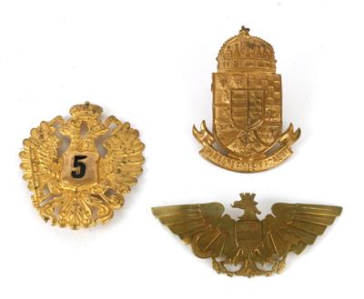 3 Embleme für Kopfbedeckungen der k. u. k. Armee und der 2. Öst. Republik: - Armi d'epoca, uniformi e militaria