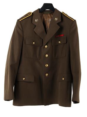 Uniformjacke mit Schirmmütze für einen Podplukovnik (Oberstleutnant) der Armee der CSSR vor 1989, - Starožitné zbraně