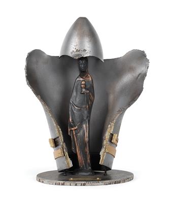 Militärische Skulptur in Form einer aufgeplatzten 10,5 cm Artilleriegranate auf einer Stahlplatte, - Antique Arms, Uniforms and Militaria