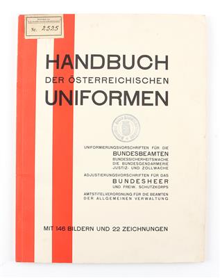 Handbuch der Österreichischen Uniformen, 1. Auflage 1934, - Armi d'epoca, uniformi e militaria