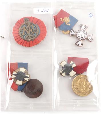 Konvolut von insgesamt 7 polnischen Medaillen, Abzeichen etc. - Armi d'epoca, uniformi e militaria