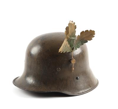 Österreichischer Stahlhelm M17, - Antique Arms, Uniforms and Militaria