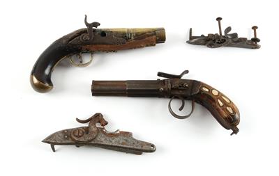 Konvolut 4 Stück: - Antique Arms, Uniforms and Militaria