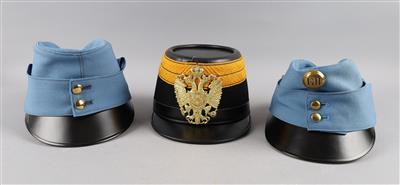 Konvolut von 3 Kopfbedeckungen der k. u. k. Armee (Neufertigungen, ev. für Traditionsformationen): - Armi d'epoca, uniformi e militaria