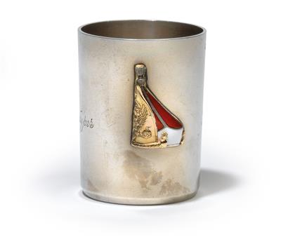 A cup from St. Petersburg, applied with the grenadier cap of the Pawlowsky Lifeguard Regiment, - Silver