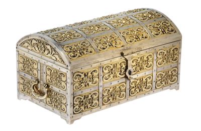 A lidded box from Moscow, - Stříbro