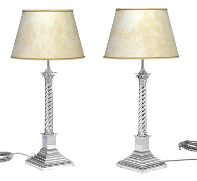 A pair of table lamps from Sheffield, - Stříbro