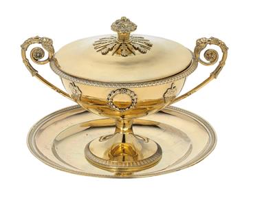 A lidded bowl with saucer from Paris, - Stříbro