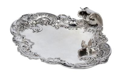 A footed salver from Vienna, - Stříbro