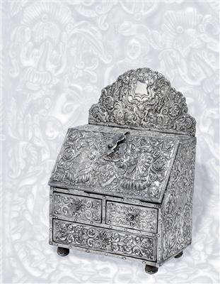 A silver commode from South America, - Stříbro