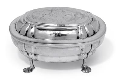 A Baroque lidded box from Germany, - Silver