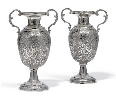A pair of Oriental vases, - Stříbro